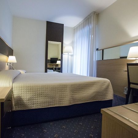Hotel Augustus Ριτσόνε Εξωτερικό φωτογραφία