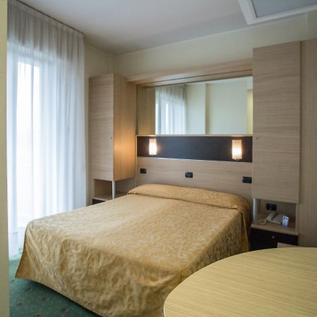 Hotel Augustus Ριτσόνε Εξωτερικό φωτογραφία