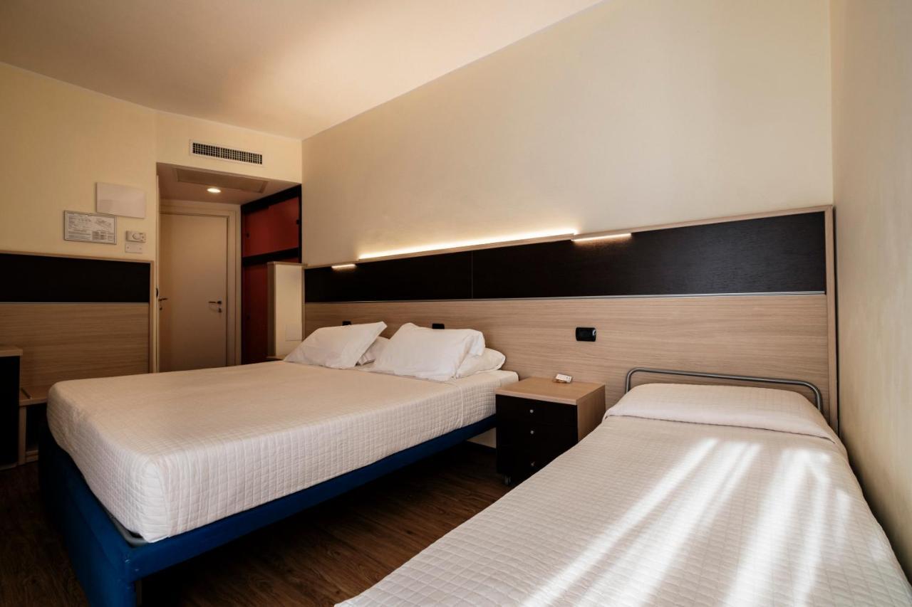 Hotel Augustus Ριτσόνε Εξωτερικό φωτογραφία