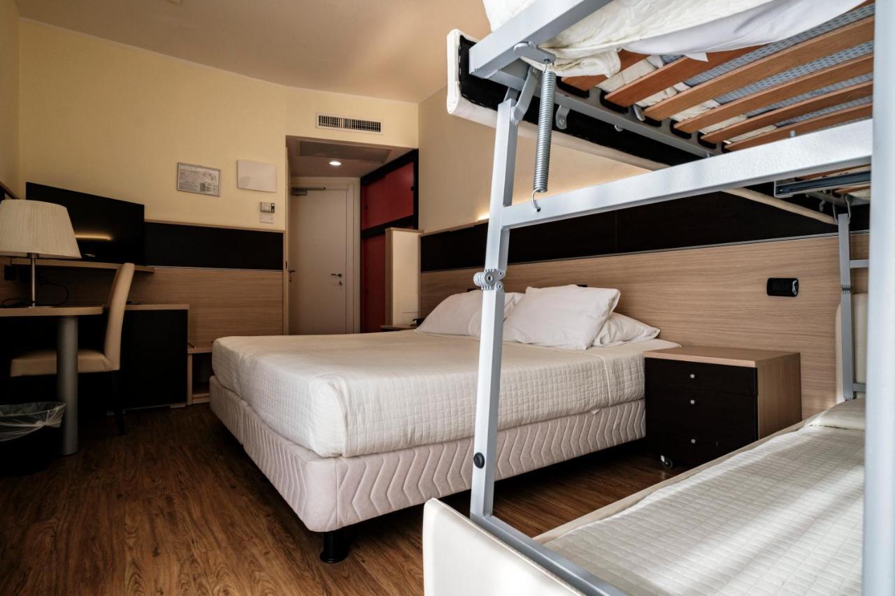 Hotel Augustus Ριτσόνε Εξωτερικό φωτογραφία