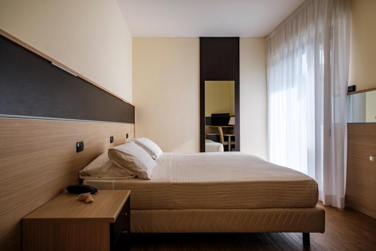 Hotel Augustus Ριτσόνε Εξωτερικό φωτογραφία