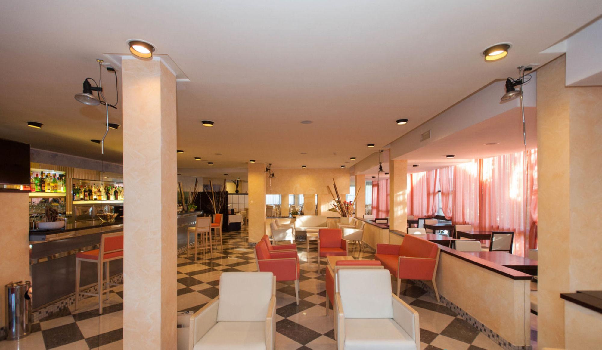 Hotel Augustus Ριτσόνε Εξωτερικό φωτογραφία