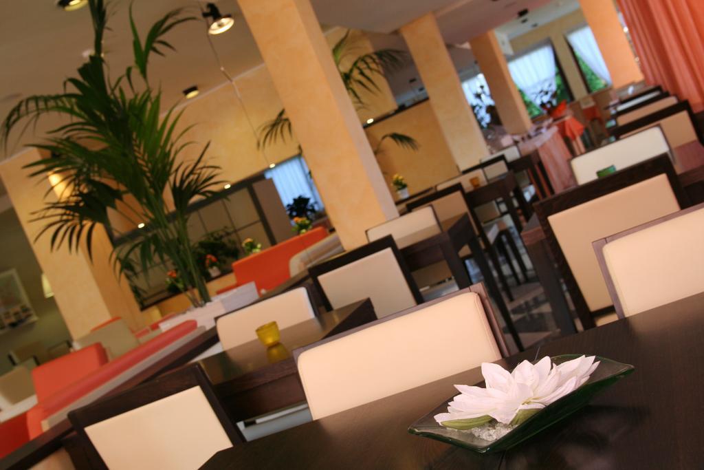 Hotel Augustus Ριτσόνε Εξωτερικό φωτογραφία