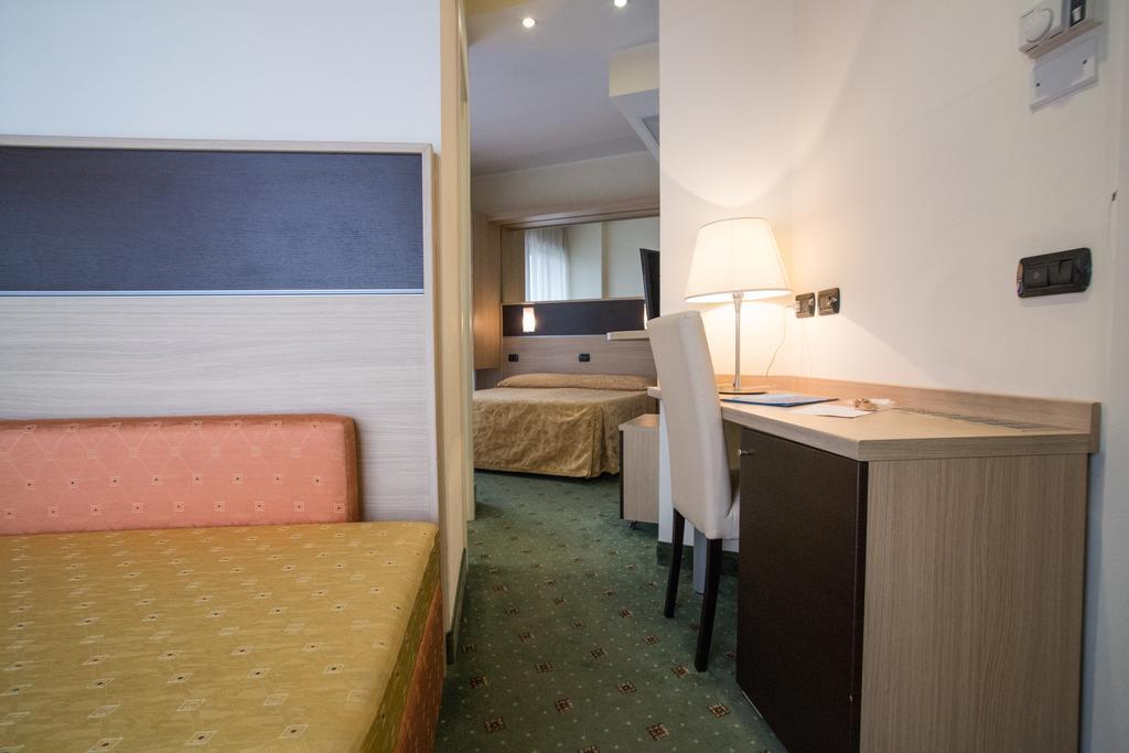 Hotel Augustus Ριτσόνε Εξωτερικό φωτογραφία
