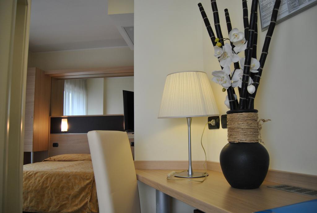Hotel Augustus Ριτσόνε Εξωτερικό φωτογραφία