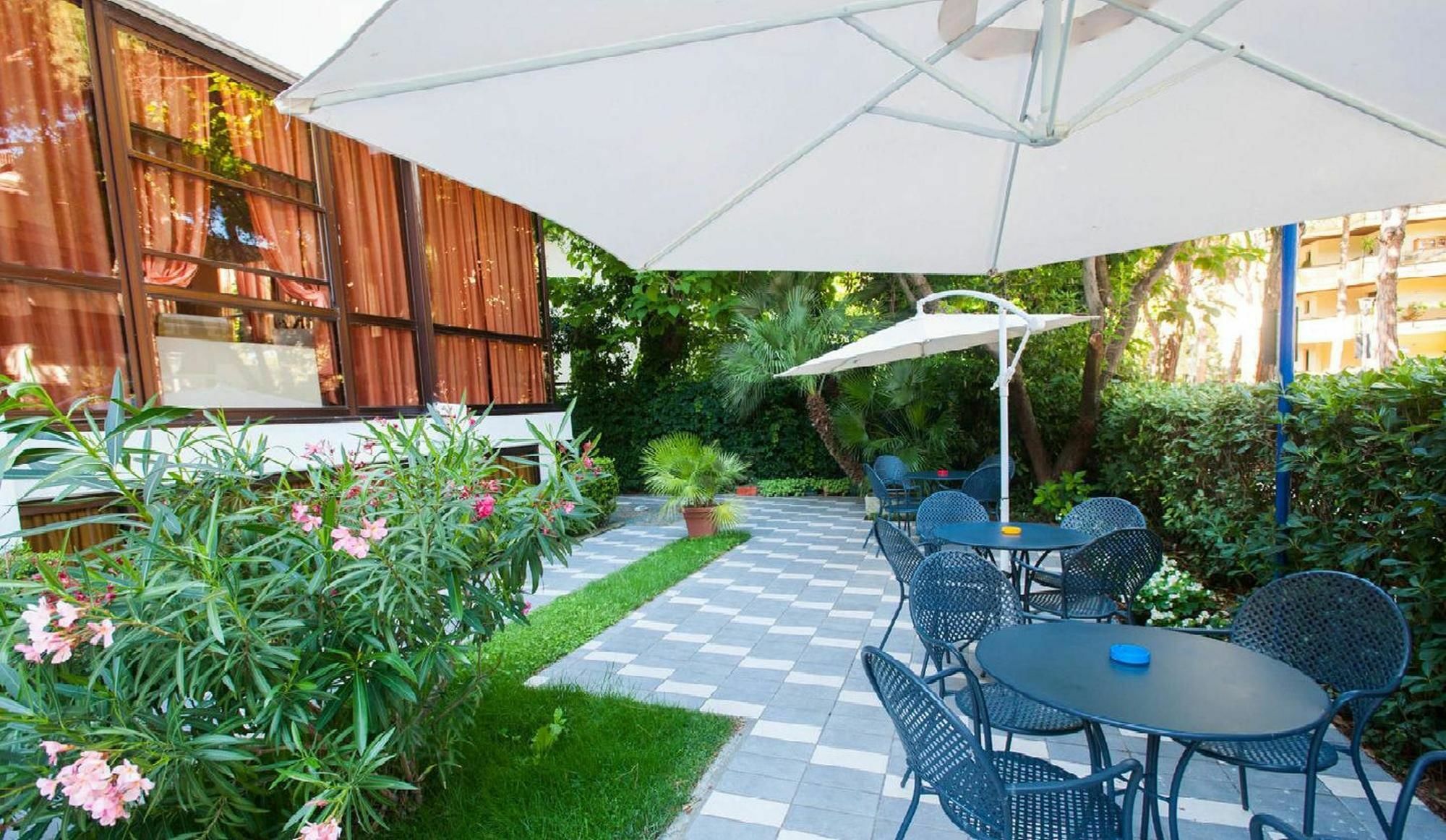Hotel Augustus Ριτσόνε Εξωτερικό φωτογραφία