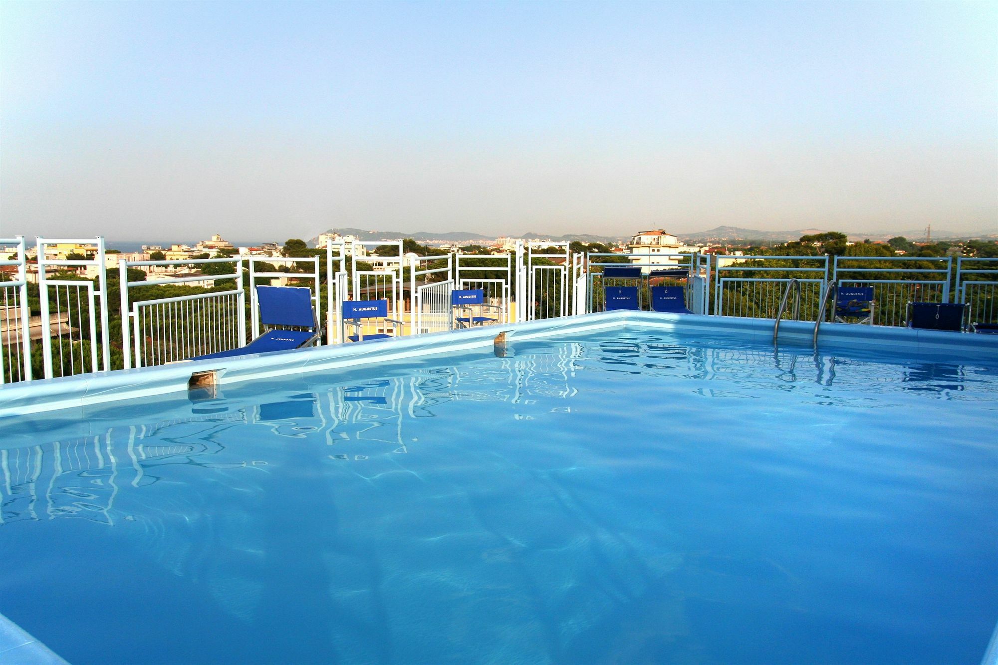 Hotel Augustus Ριτσόνε Ανέσεις φωτογραφία
